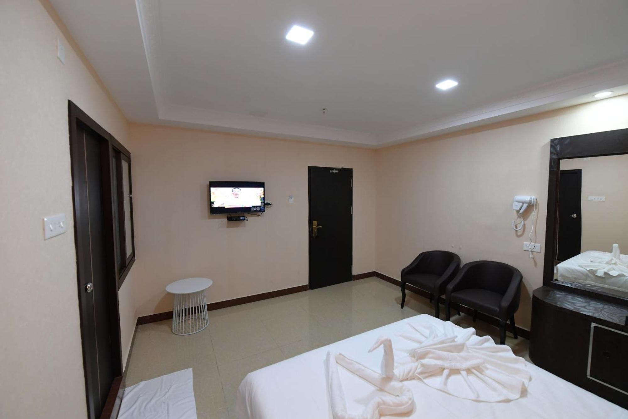 Coastal Grand Hotel Sampath Tiruchirappalli 外观 照片